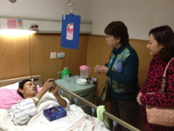 我会派工作人员到医院看望农民工刘先生