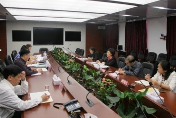 贡儿珍副市长到市食品药品监管局督导检查“三打两建”工作