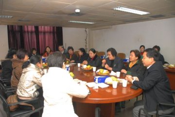 附属一院召开离退休职工代表迎春座谈会