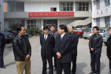 市委仇书记到昆明市食品药品监督管理局视察工作