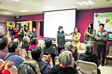 科大中医系师生访长者中心
