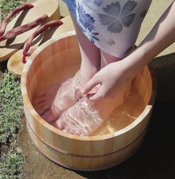 女子热水泡脚死 脑动脉瘤破裂是祸首