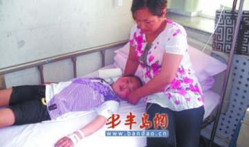 8岁男孩身患白血病 高额费用让父母不堪重负
