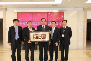 王国强副部长会见香港医院管理局代表团