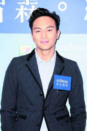 张智霖听老婆话戒烟食榴槤