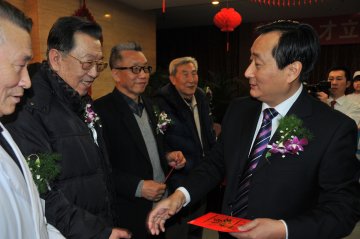 辽宁省人民医院召开2010年度工作总结表彰大会
