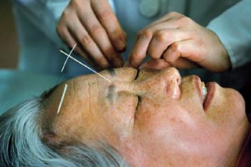 九成白领睡眠不足 周末补觉难以修复损害
