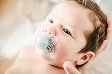 对眼不是病 玩具多摆乱放有助儿童共视发育