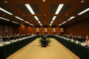医务委员会召开全体扩大会议