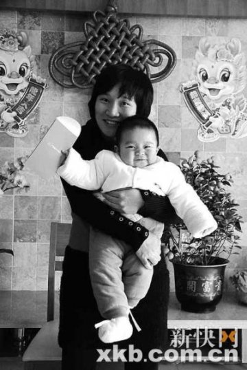 孕妇微博中直播生产过程走红