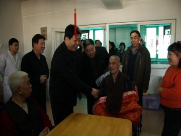 张中华局长慰问天津市第一老年公寓、第二殡仪馆和安宁医院