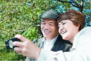 保健关键时刻：早起散步搓手可调心肺