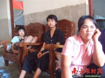 农村家庭3个孩子均患尿毒症 母亲携儿跨省求医