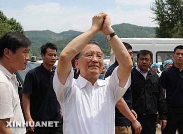 温家宝总理亲临抗灾现场感人语录
