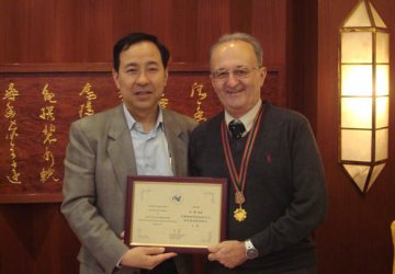 我中心聘请美籍专家Robert E. Fontaine博士为流行病学高级顾问