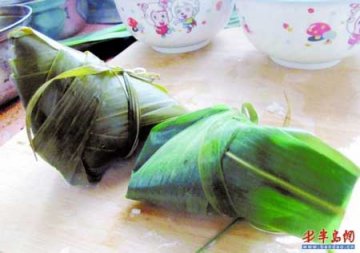 商家曝光粽叶鲜亮内幕：多用硫酸铜浸泡