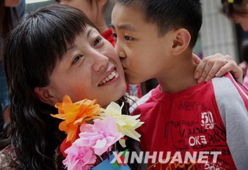 重度脑瘫少年用中英双语开博客