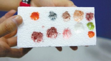 指甲油“腐蚀”泡沫塑料引担忧 专家：少用为妙
