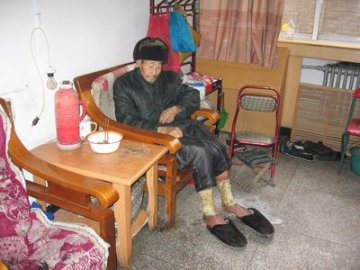 抗美援朝老军人接受治疗 光荣院院长被撤职
