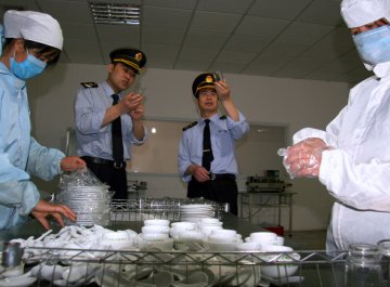 淮北监督餐饮具集中消毒11道程序确保消毒效果