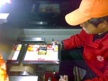 专家称高温微波加热食品可降低激素危害