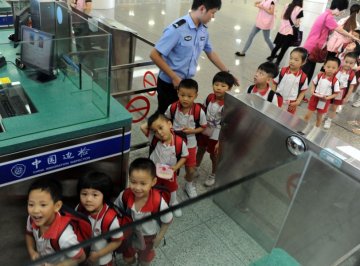 深港跨境学童奔波生活