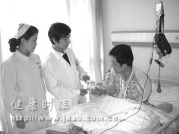大坪医院：为患者发放爱心卡