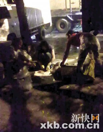广州一晚千斤死田鸡流向食肆 或用双氧水除臭味