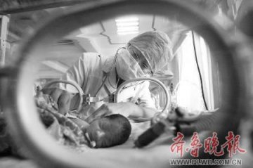 孕妇返乡途中产下四胞胎