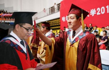 我校为西藏培养的神经科博士顺利毕业