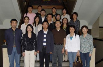 美国中华医学基金会驻北京办事处主任徐东博士访问我校
