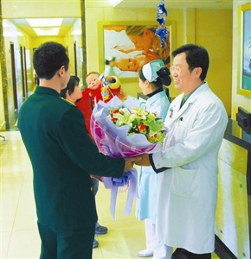 181医院开展生殖健康送边防活动