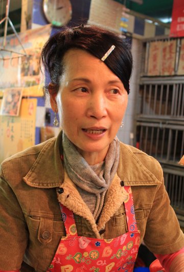 超龄鸡6斤重 小家庭不愿吃