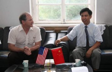 美国凯西西储大学Kern教授来我校访问