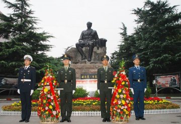 石家庄军地医院和医学院校纪念毛泽东主席发表著名文章《纪念白求恩》72周年