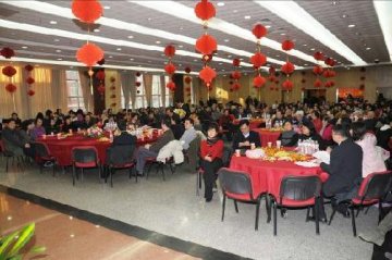 公共卫生学院举办2010年迎新团拜会 柯杨致辞