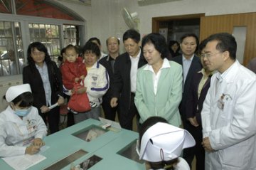 广东省雷于蓝副省长督导广州市麻疹疫苗强化免疫工作切实做好强化免疫 坚决遏制麻疹流行