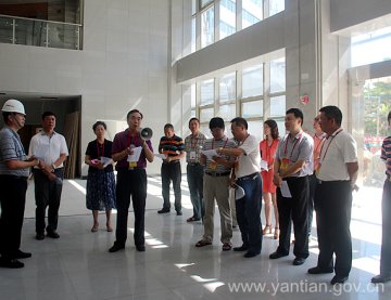 盐田区人大常委会常务副主任周建明率队视察盐田区人民医院整体改造二期工程建设情况