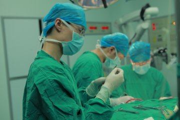 男护士吃香月薪过万