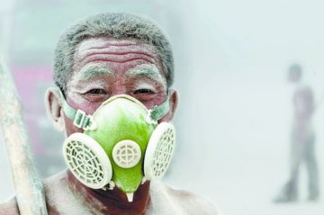 中国至少有600万尘肺病农民工需救治