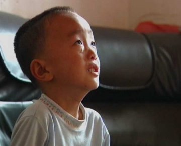 四岁男童因打针输液用药过量变成聋哑人