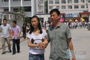 15岁女孩为救母亲捐骨髓 10天后坚持参加中考
