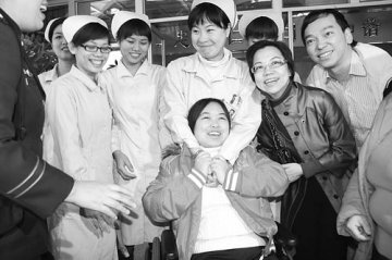 双截肢女孩杨柳回家了