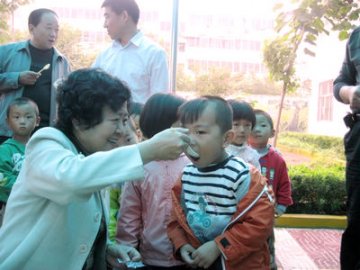 陕西省卫生厅习红副厅长视察渭南市脊髓灰质炎疫苗强化免疫工作