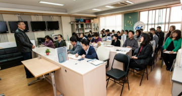 王健副书记到免疫规划中心调研