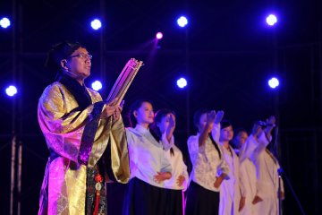 我校2013年迎新晚会暨金秋艺术之旅开幕式成功举办