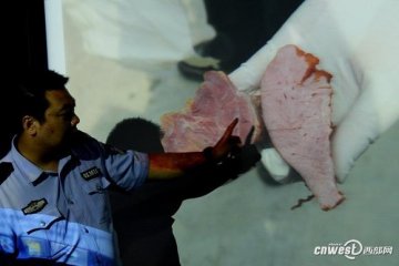 西安警方截获17吨假牛肉