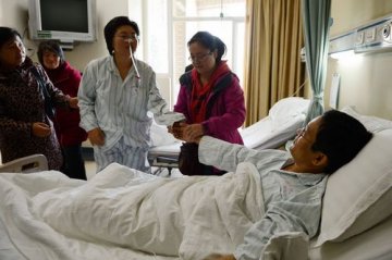 前妻复婚为丈夫捐肝