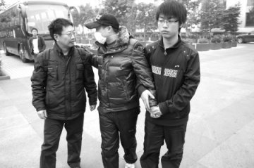 血癌患者10年不见所救落水儿童 怕被指挟恩求报