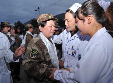 153方舱医院首批官兵离开玉树 第二批正式换防